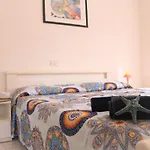 Cosy Flat 80mt From The Sea * ביביונה