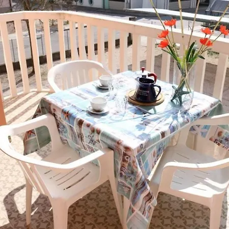 Cosy Flat 80mt From The Sea *