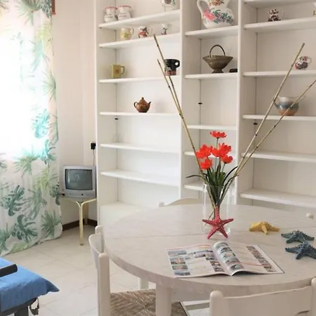 Cosy Flat 80mt From The Sea *