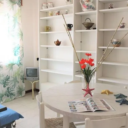 Cosy Flat 80mt From The Sea