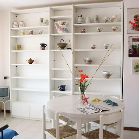 Apartment Cosy Flat 80mt From The Sea